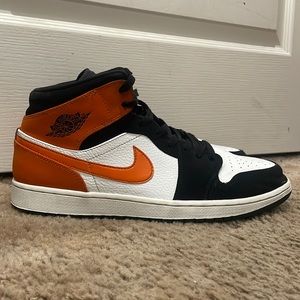 Jordan 1 mid shattered backboard